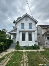 Building Photo - 26 Rowan St