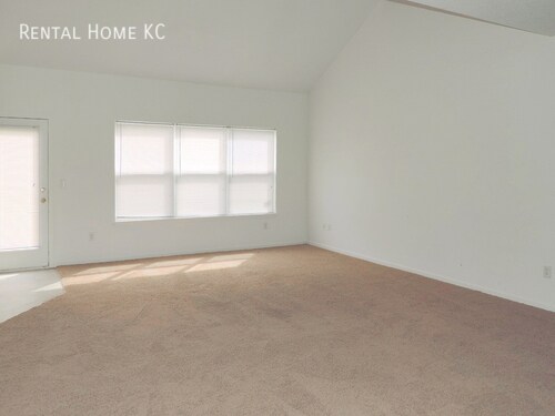Building Photo - 3-bedroom 2-bath 1.5-Story Duplex  #1931
