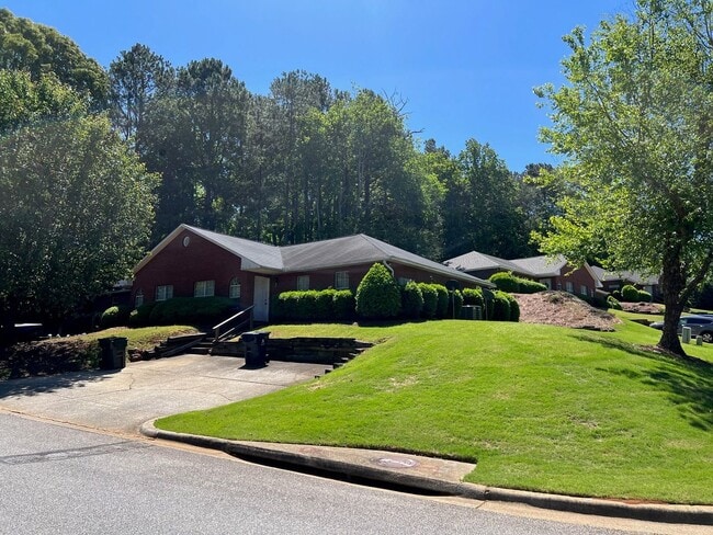 Photo - 3 Bedroom Duplex Available for Fall 2026! House