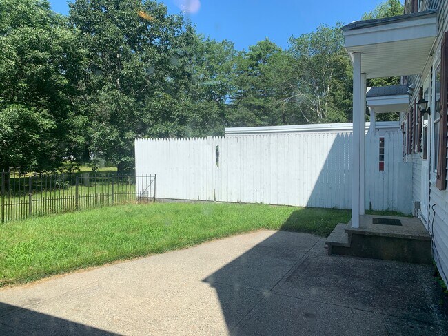 Foto del edificio - 185 Columbia Ave