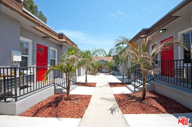 Foto del edificio - 1264 N Westmoreland Ave