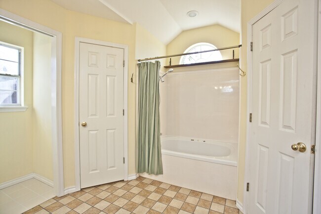 Foto del edificio - *** 304 Old Forge Drive***