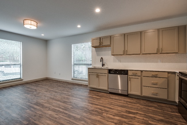 Photo - 6014 Victor St Apartment