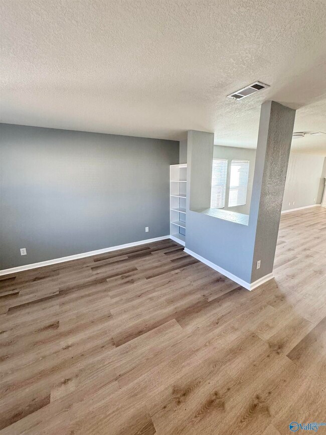 Foto del edificio - 207 Millbury Ct