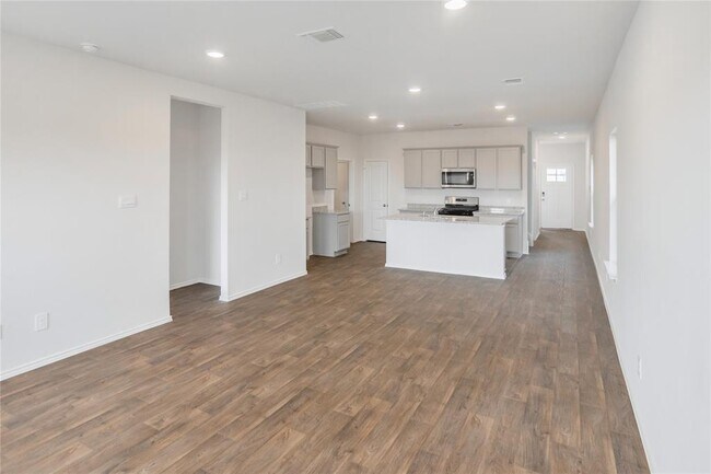 Building Photo - 361 Sandringham Lp