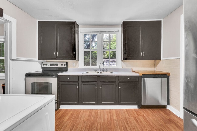 All stainless steel appliances in your kitchen! - 1 Proctor Dr