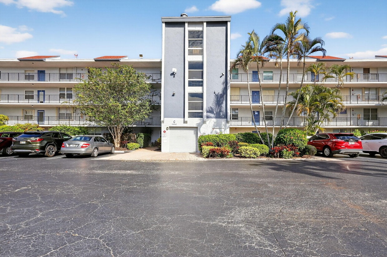 Foto principal - 14747 Cumberland Dr