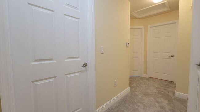 Building Photo - 6597 Old Farm Trail