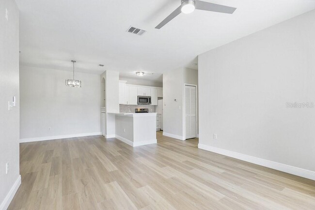 Foto del edificio - 5605 Legacy Crescent Pl