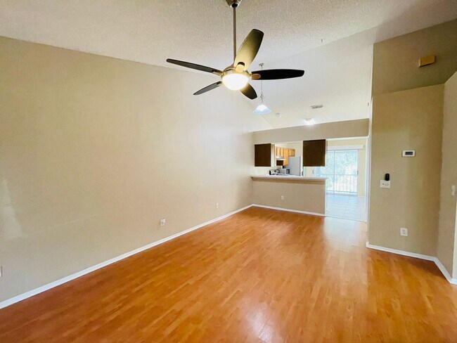 Foto del edificio - AVAILABLE NOW! Charming 2-bedroom, 2-bathr...