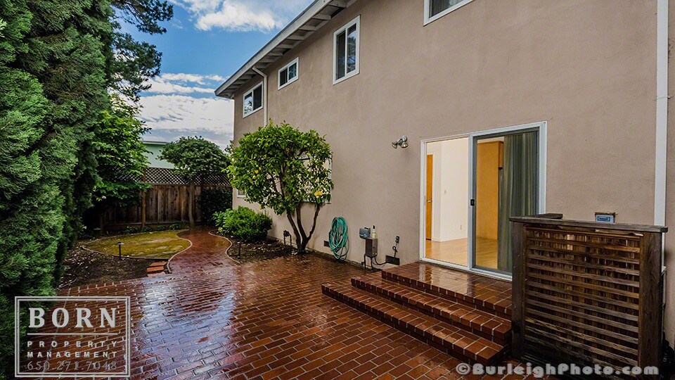 Primary Photo - 465 Chiquita Ave