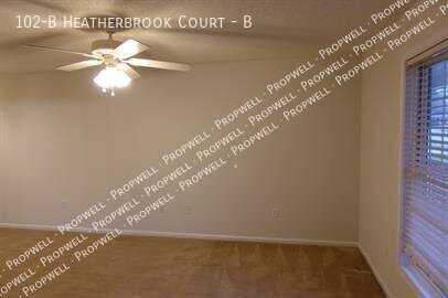 Foto del edificio - 102-B Heatherbrook Court-B