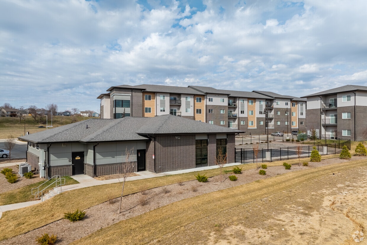 Building Photo - The Nest