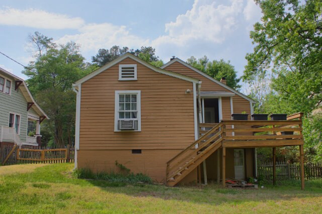 Building Photo - Charming 2 bedroom, 1 bath bungalow with fenced yard in Lakewood