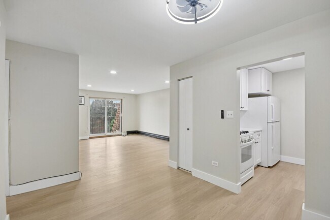 Foto del edificio - 226 Shorewood Dr