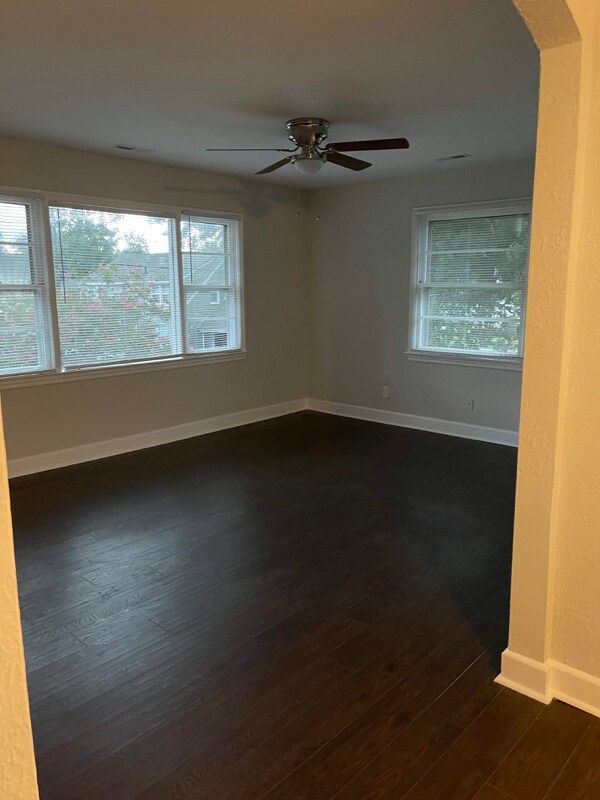 Foto del edificio - 99 Harris Rd