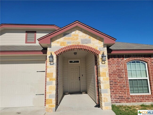 Building Photo - 6705 Keechi Valley Dr