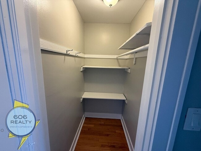 Foto del edificio - 2140 Clarence Ave