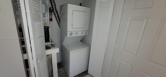 Foto del edificio - 4351 NW 19th St