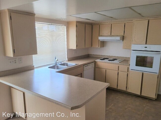 Building Photo - 3 br, 2 bath House - 4615 W. Morten Ave.