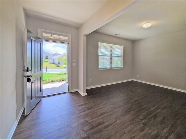 Building Photo - 3869 Makeover Ct