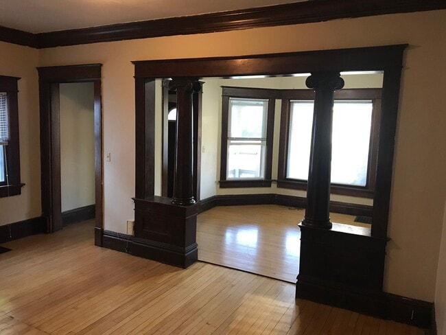 Building Photo - 509 High Ave