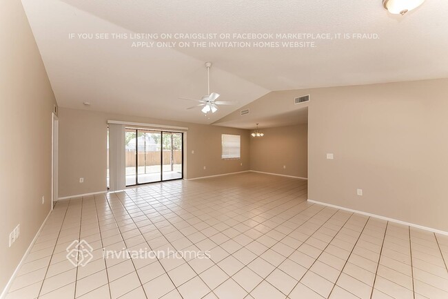 Building Photo - 3240 Maiden Ln