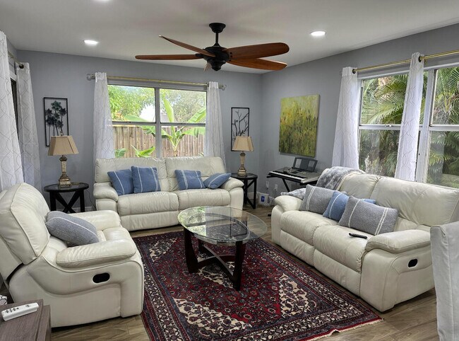 Building Photo - 1394 Riverside Cir