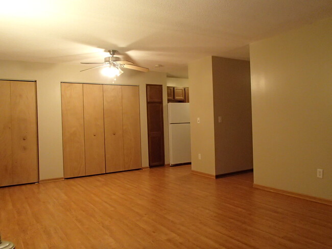 Building Photo - 2220 Valleyhigh Dr NW