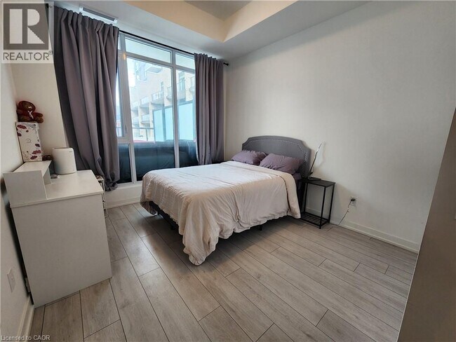 Photo du bâtiment - 55 Duke St W