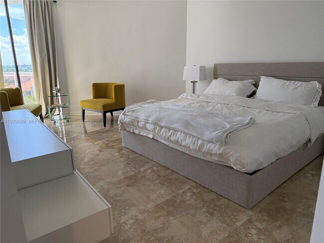 Foto del edificio - 3610 Yacht Club Dr