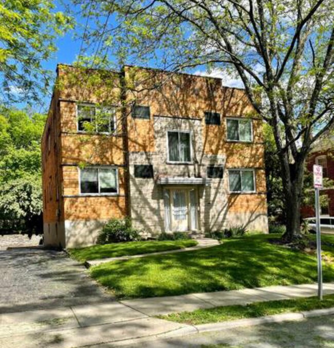 Foto del edificio - 6014 Woodmont Ave