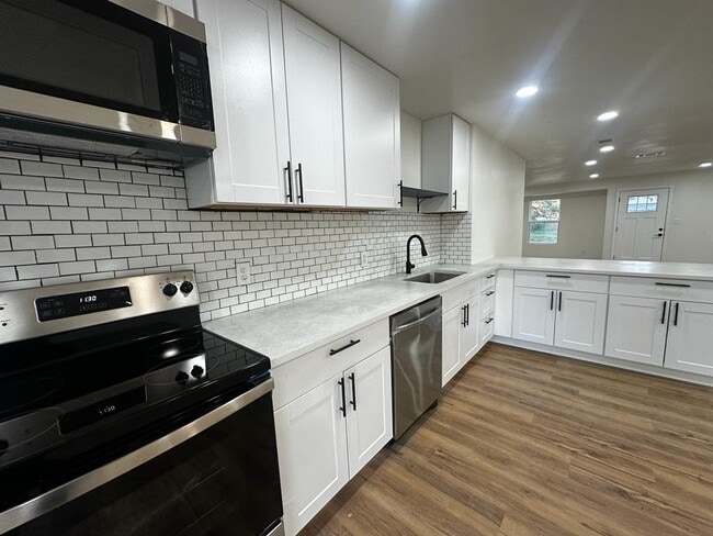 Building Photo - 2633 Province Ln