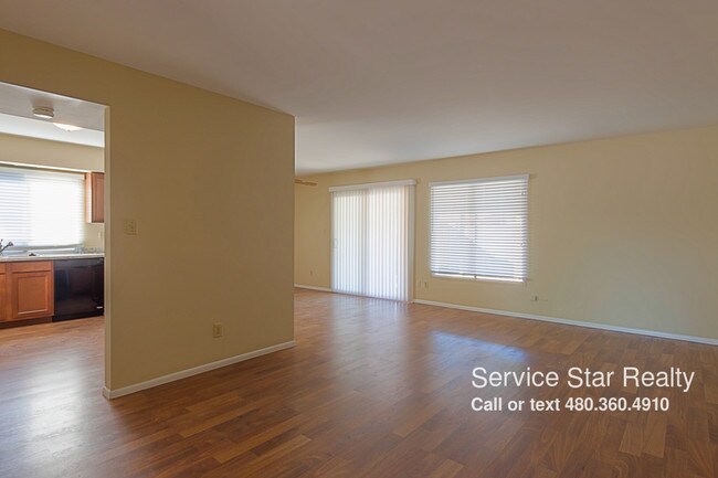 Foto del edificio - 2750 E Cactus Rd