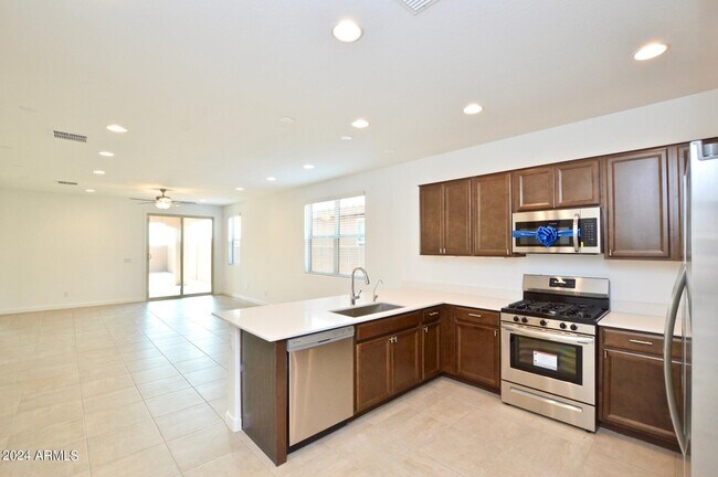 Foto del edificio - 9417 W Devonshire Ave
