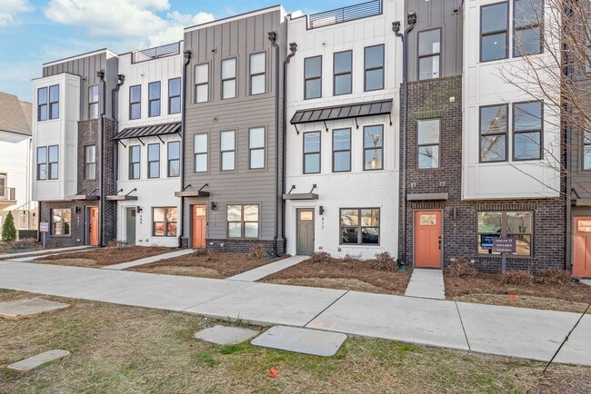 3 Bedroom Townhome in LoSo! - 3 Bedroom Townhome in LoSo!