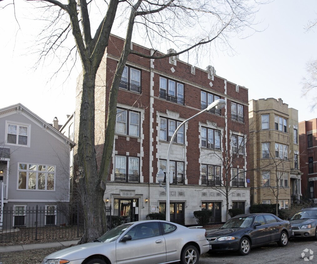 Building Photo - 837 W Wolfram St