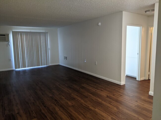 Foto del edificio - 10050 Sepulveda Blvd