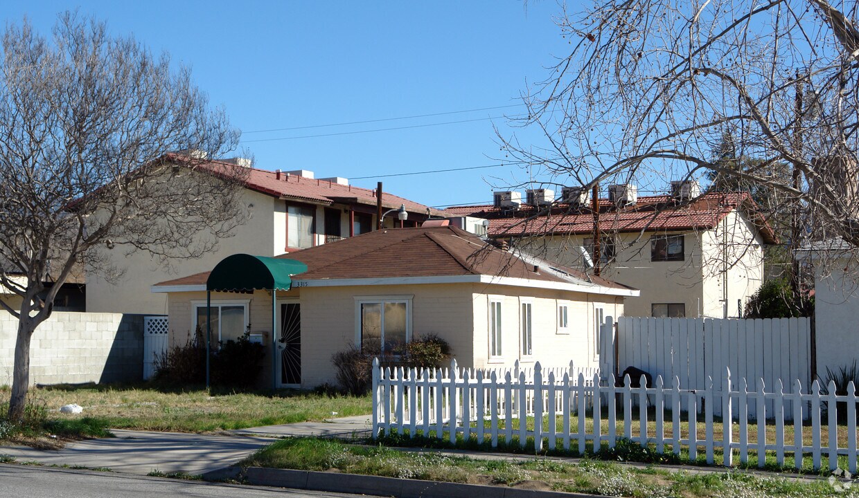 Building Photo - 3328 N Stoddard Ave
