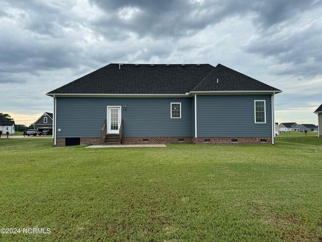 Building Photo - 406 Spinnaker Dr
