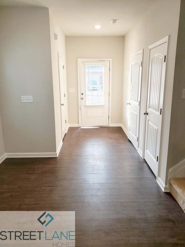 Building Photo - 3613 Moon Crest Dr
