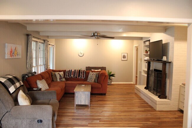 Foto del edificio - Home for Rent in Montgomery