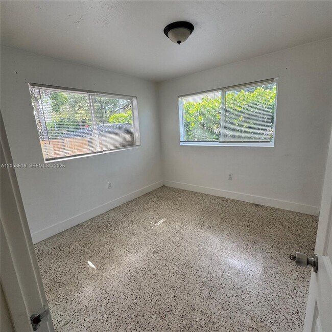 Foto del edificio - 6157 SW 64th St