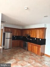 Building Photo - 1338 W Girard Ave