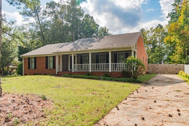 Building Photo - Brick ranch home in Colony Woods
