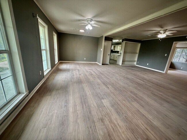 Foto del edificio - 5114 Old Canton Rd