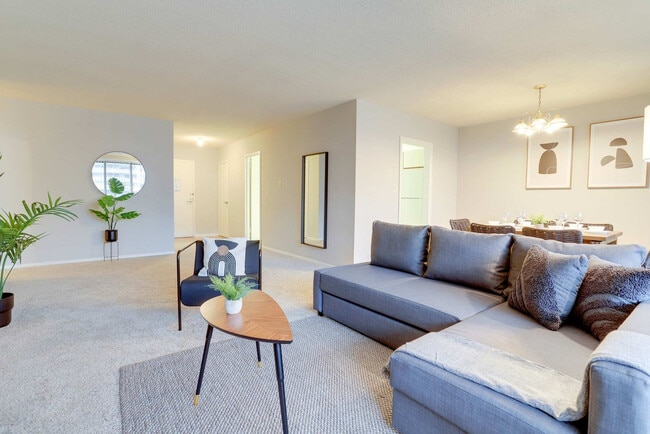 Building Photo - 2111 Richmond Hwy