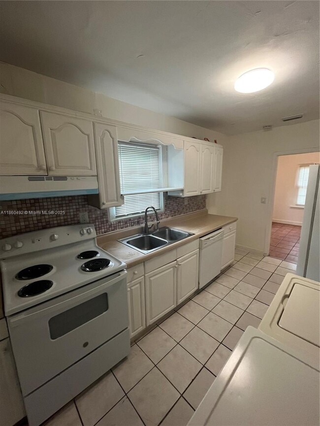 Building Photo - 1250 NW 43rd St