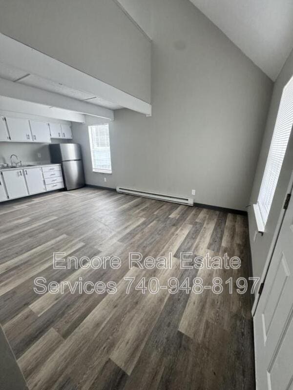 Building Photo - 570 Brookside Ct