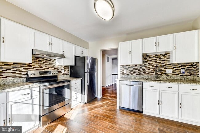 Building Photo - 5668 Ridge View Dr